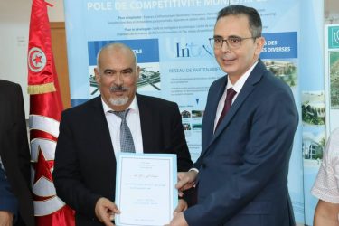 Read more about the article Remise d’attestation de main-levée sur un lotissement de 60 ha au profit du pôle technologique d’El Fejja-Monastir.